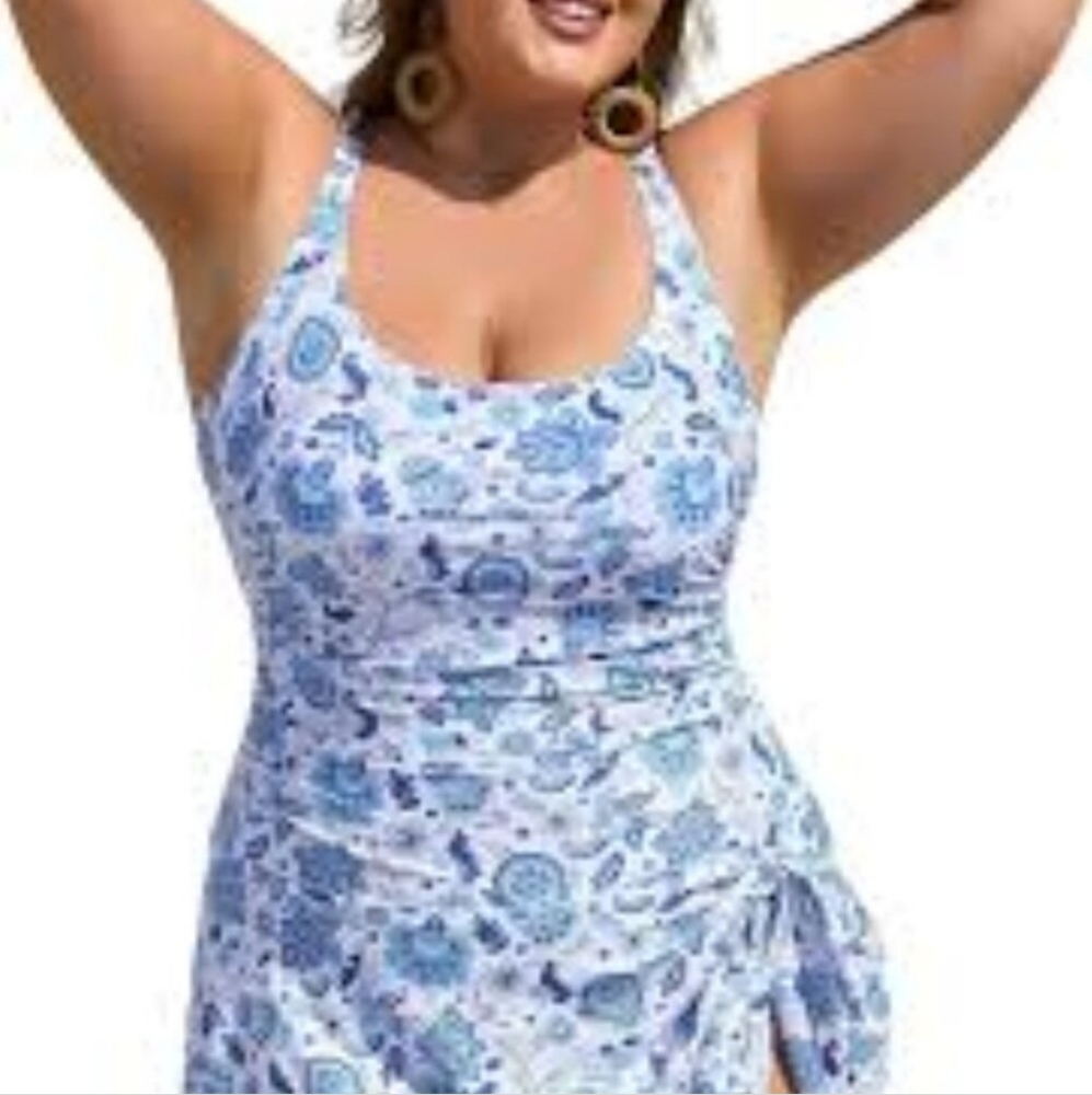 Womens Size 20W Plus Size Tummy Control Swimdress Paisley Print Coastal Vacay